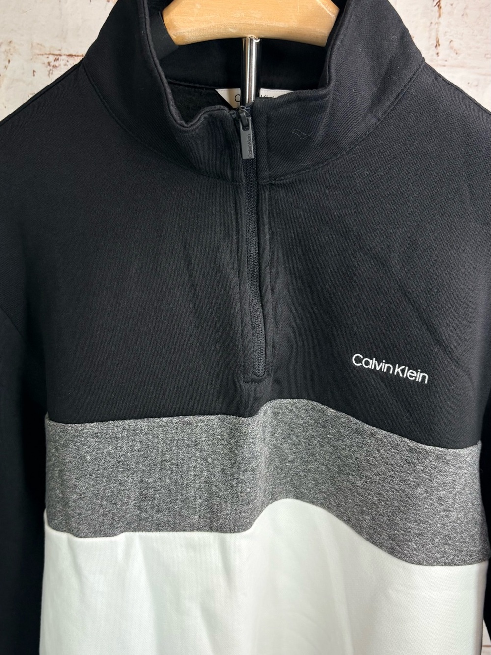 Calvin Klein Men’s Black Gray White Quarter-Zip Colorblock Pullover